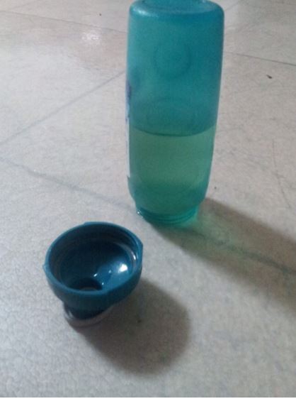 냉장고에서 물통이 떨어졌는데....jpg | 인스티즈