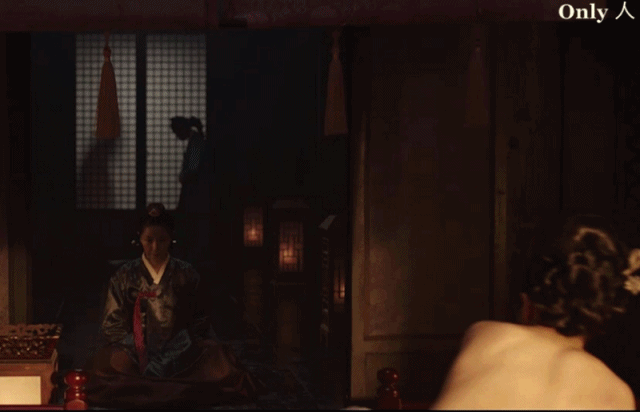 한지민 뒤태.gif | 인스티즈