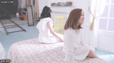 러블리즈 막내가 보여주는 치명적인 포즈.gif | 인스티즈