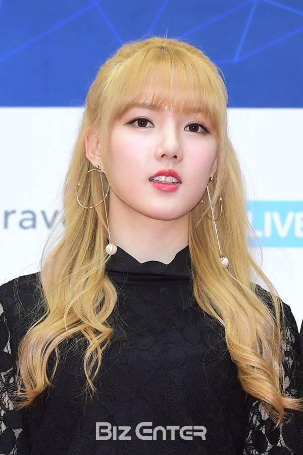 여자친구 GMA 레드카펫 | 인스티즈