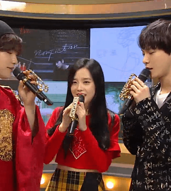 블랙핑크 지수 인기가요 MC 컷.gif | 인스티즈