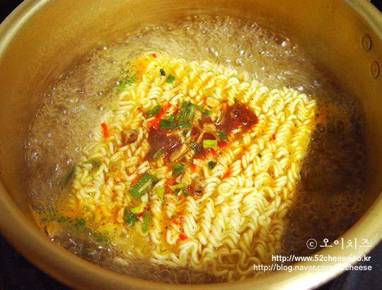 혼자 라면 끓여 먹을때 기본으로 몇개 끓여드시나요? | 인스티즈