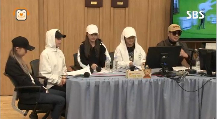 마치 청소년들이 사고치고 경찰에서 조사 받는듯한 마마무ㅋㅋㅋ | 인스티즈