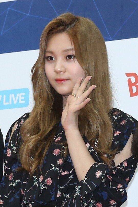 여자친구 GMA 레드카펫 | 인스티즈