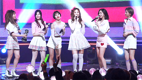 시트콤 같은 트와이스 트로피 파괴현장 | 인스티즈