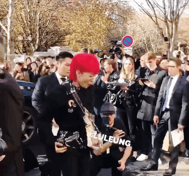 형이..왜 거기서 나와? gif | 인스티즈