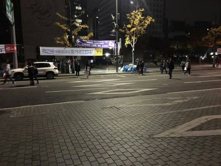 100만 퇴진 시위 열었던 광화문 광장 | 인스티즈