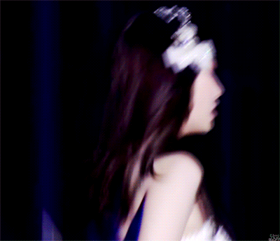 겁먹은 연기를 하는 유라..gif | 인스티즈