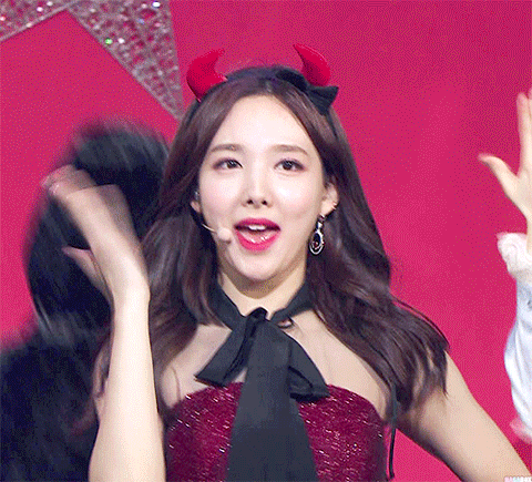 편곡은 별로였지만 짤은 대박인 오늘자 트와이스 | 인스티즈