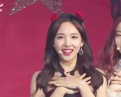 편곡은 별로였지만 짤은 대박인 오늘자 트와이스 | 인스티즈