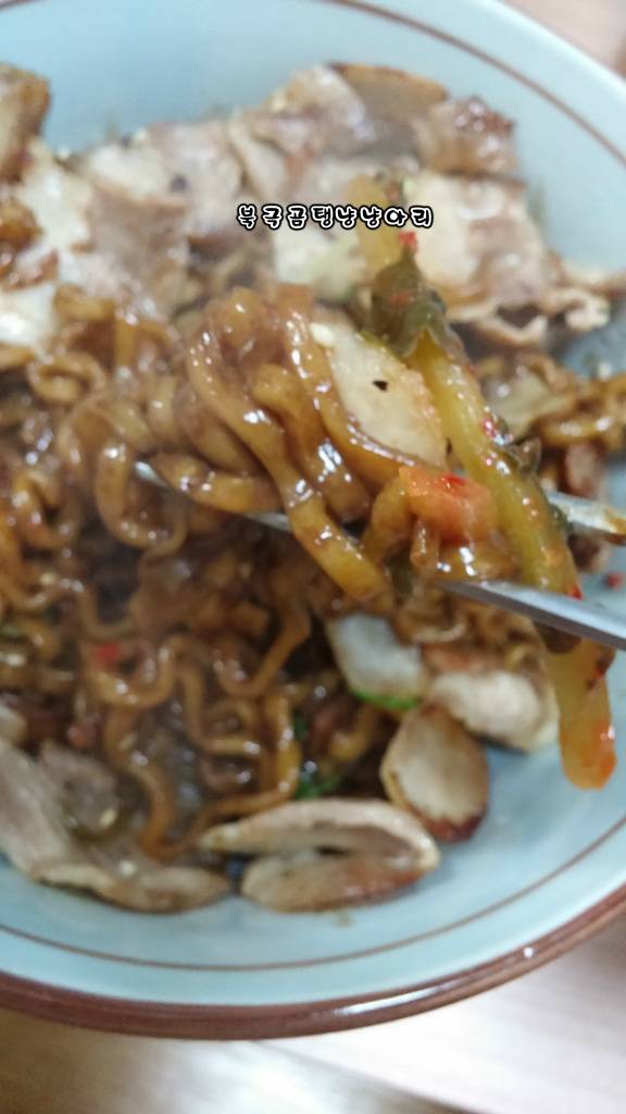 모름지기 음식이란 맛있게 먹어줘야 하는 것..핰 | 인스티즈