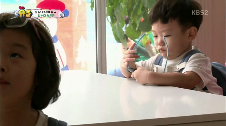 썬글라스 거꾸로 쓰는 세젤귀 대박이.jpg | 인스티즈