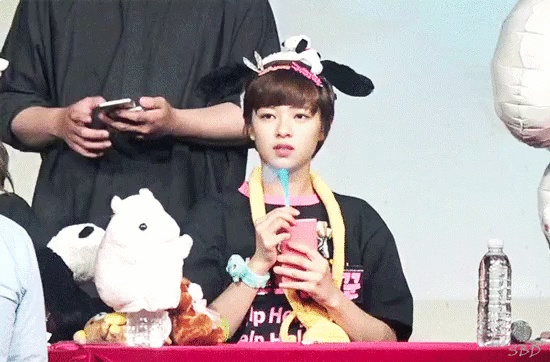 [트와이스] ???:정연아 귀여운 포즈좀 잡아줘 | 인스티즈