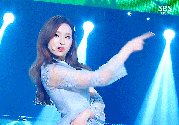 에이프릴 밀레니엄베이비 예나.gif | 인스티즈