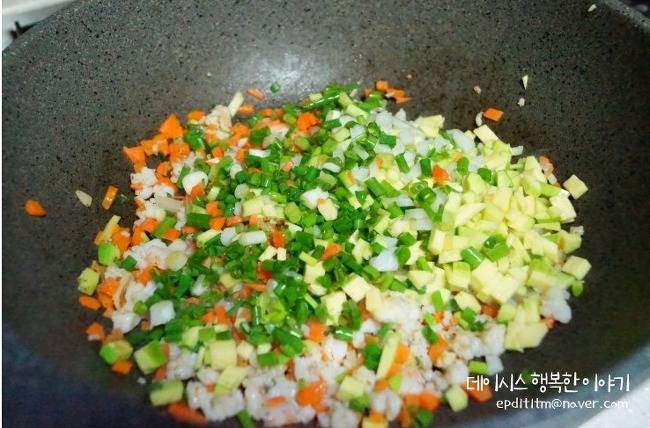 탱글탱글 고소한 새우가 씹히는 현미 새우 라이스전 만들기 | 인스티즈