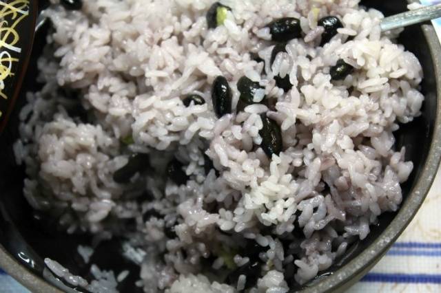 [밥] 솔직히 아이들 뿐 아니라 싫어하는 어른들도 많은 검은콩밥 | 인스티즈