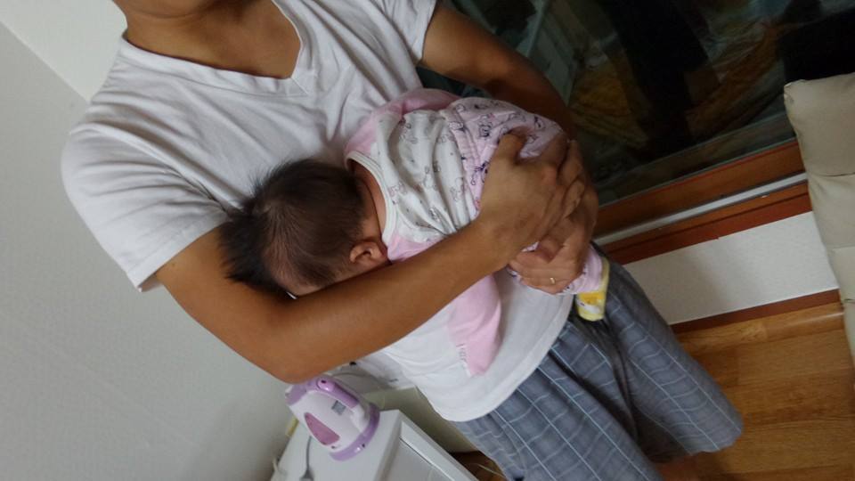 아빠가 딸을 안는 법 | 인스티즈