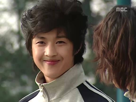 [거침없이하이킥] 선생님이 울때마다 나타나는 윤호.jpg | 인스티즈