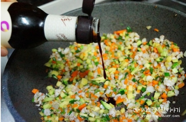 탱글탱글 고소한 새우가 씹히는 현미 새우 라이스전 만들기 | 인스티즈