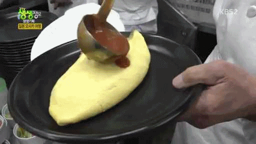 세계 최초로 오므라이스를 만든 가게주인의 손놀림.gif | 인스티즈