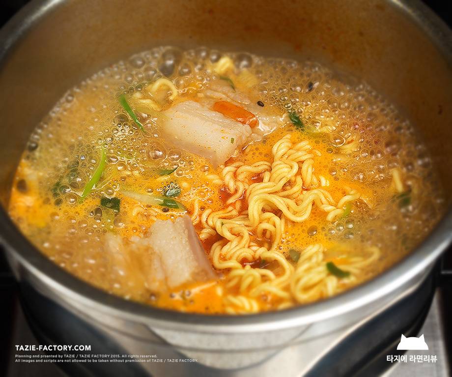 돼지고기 대파 라면 | 인스티즈