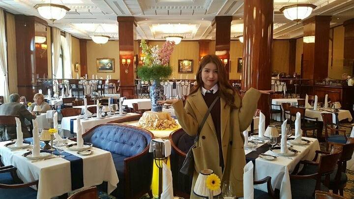 유럽에서 프로그램 촬영한 여자친구 사진들 | 인스티즈