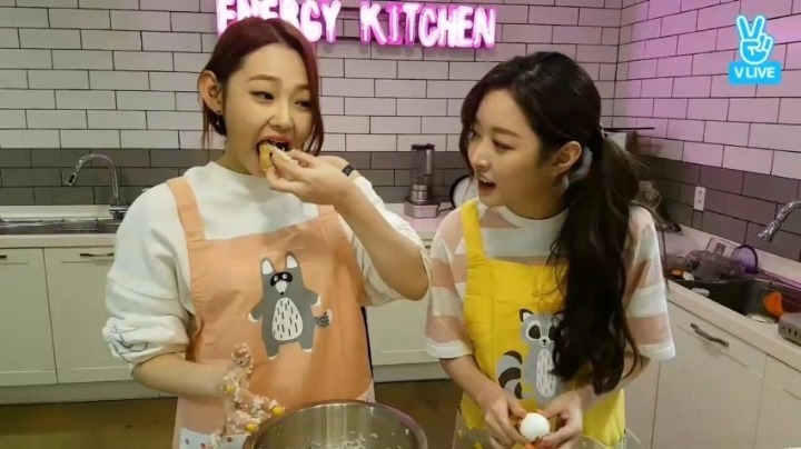 요리하는 강미나.jpg | 인스티즈