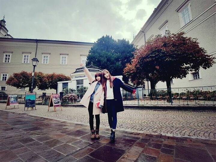 유럽에서 프로그램 촬영한 여자친구 사진들 | 인스티즈