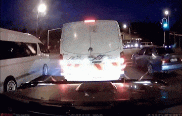 방어운전이 무력한 사고.gif | 인스티즈