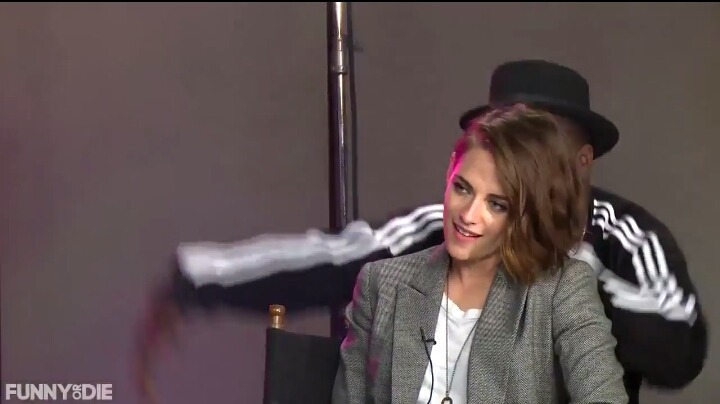 인터뷰에서 여자 배우들이 많이 받는 질문을 남자 배우에게 한다면? | 인스티즈