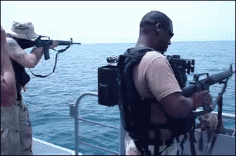 탄피받이가 필요한 이유.gif | 인스티즈