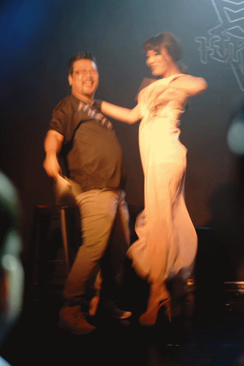 우리에게 매우 친숙한(?) 일본 DJ녀 한국 방문 한 짤 ㄷㄷㄷㄷㄷㄷㄷㄷㄷㄷ .GIF | 인스티즈