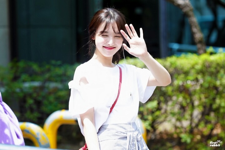 [트와이스] 여름 분위기에 어울리는 청량한 나연이 | 인스티즈