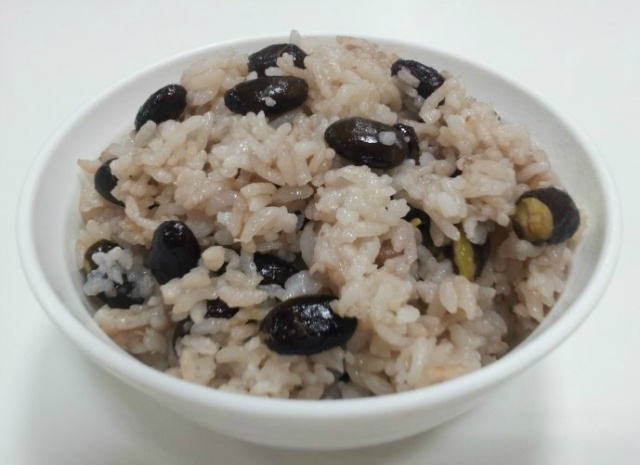 [밥] 솔직히 아이들 뿐 아니라 싫어하는 어른들도 많은 검은콩밥 | 인스티즈