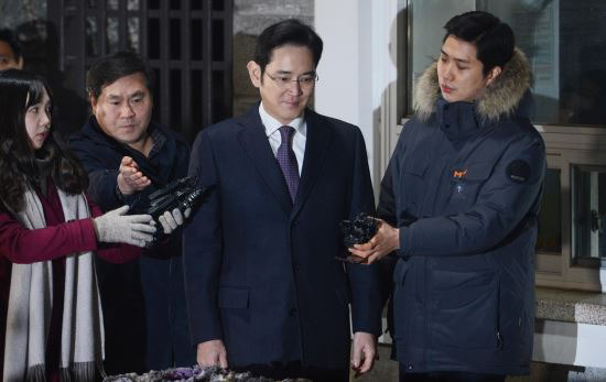 이재용 가방 들어주던 사람의 정체.jpg | 인스티즈