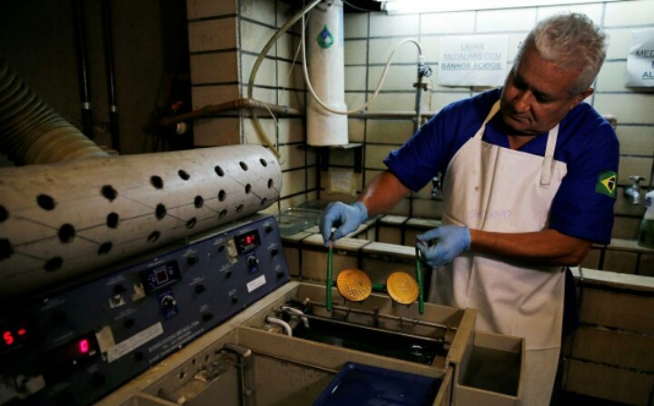 금메달이 만들어지는 과정 | 인스티즈