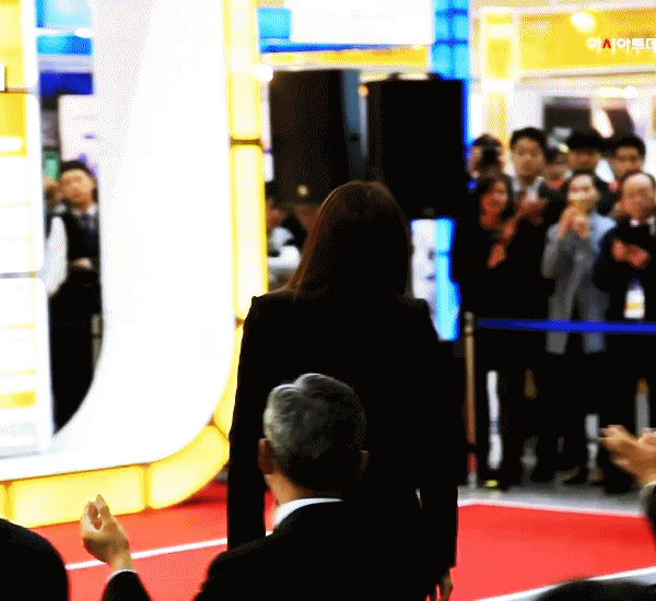 취업박람회 김연아.gif | 인스티즈