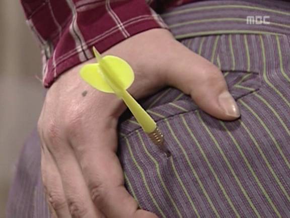 [거침없이하이킥] 순재에게 똥침당한 효자 준하.jpg | 인스티즈