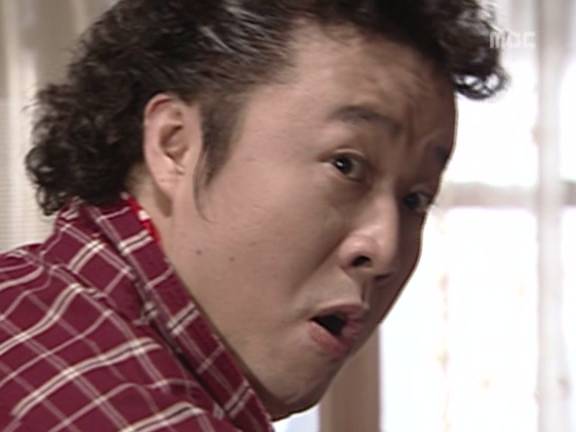 [거침없이하이킥] 순재에게 똥침당한 효자 준하.jpg | 인스티즈