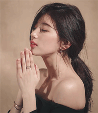 눈빛 쩌는 수지.gif | 인스티즈