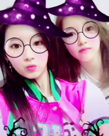 트와이스 1주년 기념 사진.jpg | 인스티즈