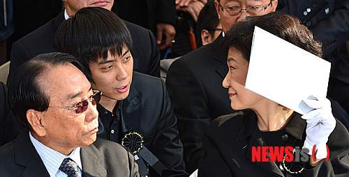 ??? : 아 현빈하고 안친하다니까요 | 인스티즈