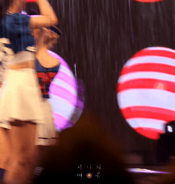 빗속의 나연쓰.gif | 인스티즈