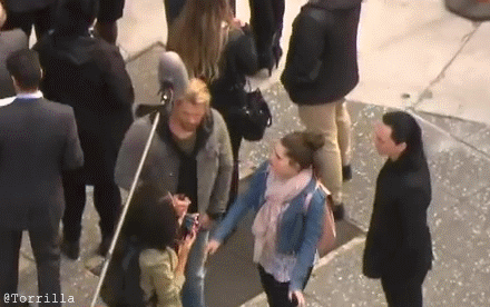 연예인 만나서 신났는데 이상한 아저씨가 쳐다본다 | 인스티즈