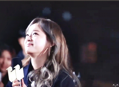 오르막길 부르다 눈물 흘리는 세정이.gif | 인스티즈