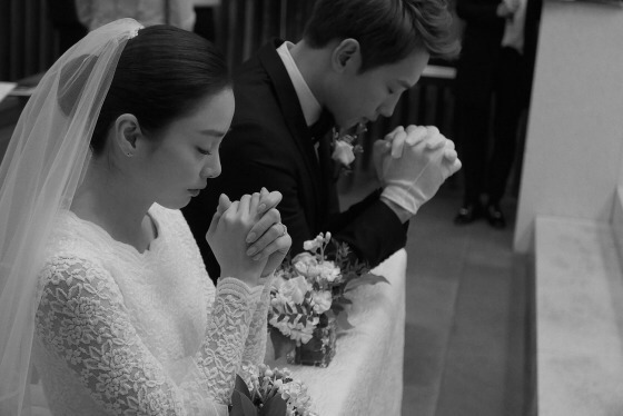 비♥김태희, 영화같은 결혼식 사진 공개 "열심히 살게요"(전문포함) | 인스티즈