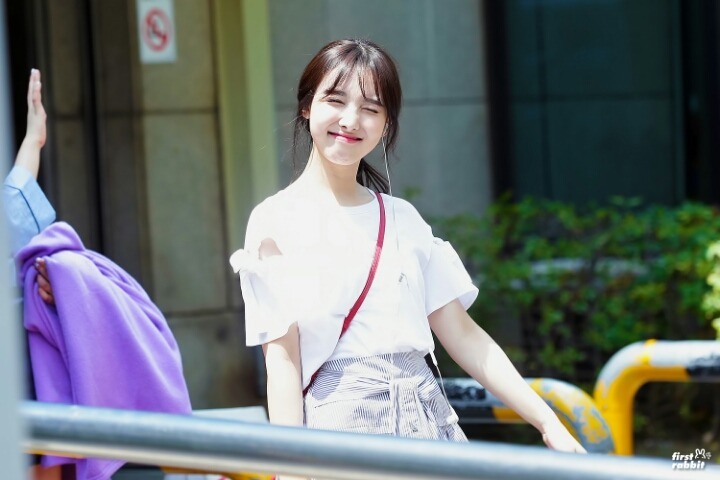 [트와이스] 여름 분위기에 어울리는 청량한 나연이 | 인스티즈