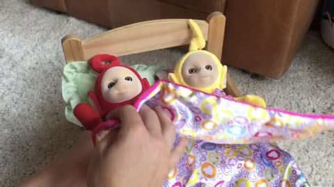 텔레토비 장난감을 소개해주고 노는 유투버(feat. 고양이) | 인스티즈