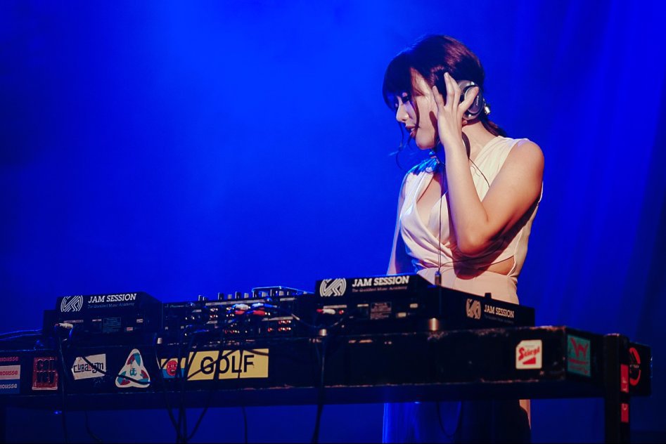 우리에게 매우 친숙한(?) 일본 DJ녀 한국 방문 한 짤 ㄷㄷㄷㄷㄷㄷㄷㄷㄷㄷ .GIF | 인스티즈