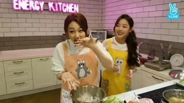 요리하는 강미나.jpg | 인스티즈